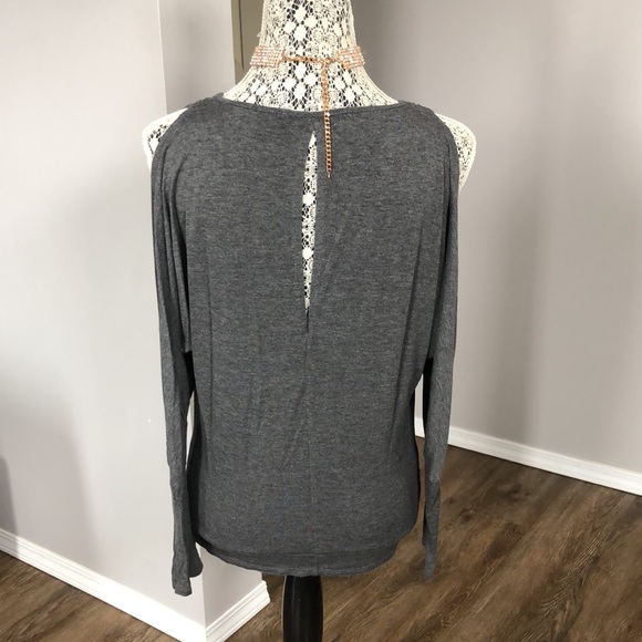 Bebe shirt🤍 - Picture 2 of 5